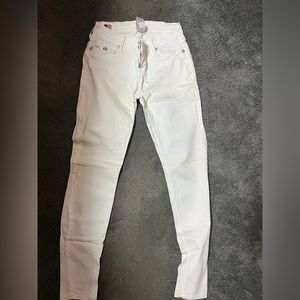 Jeans with rhinestone buttons